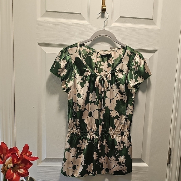 "Speechless" Vintage V-Neck Tie, Green and Cream Floral Blouse, Size 4. - Picture 2 of 7